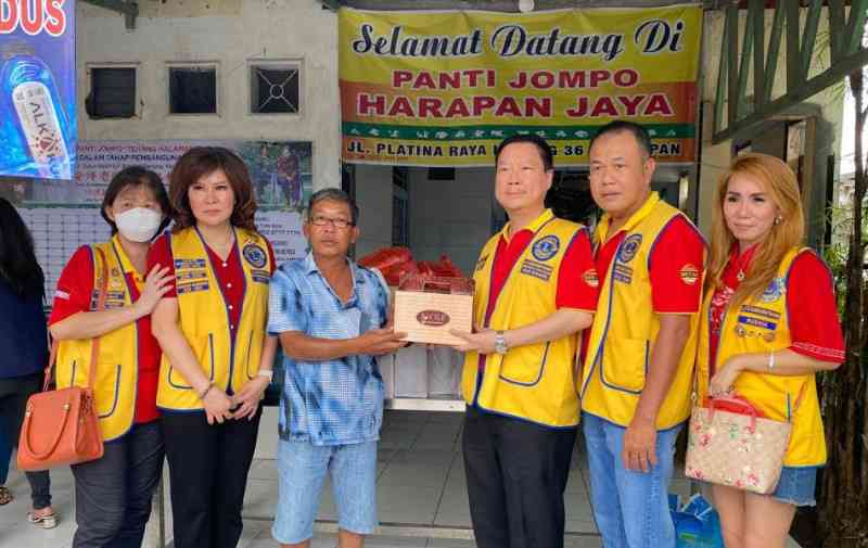 Lions Club Medan Alumni Husni Thamrin Shares Chinese New Year