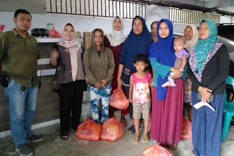 Mansyur Residence Salurkan CSR Berupa Sembako pada Warga Sekitar Gang Melati