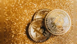 Pilih Bitcoin atau Emas | Mana yang Lebih Cuan?